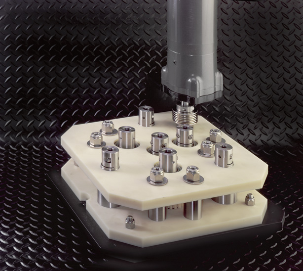 Electrically insulated gear box for electrolytic metal deposition